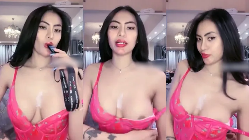 Bokep Indo Host Cantik Goyang Striptis Uting Coklat